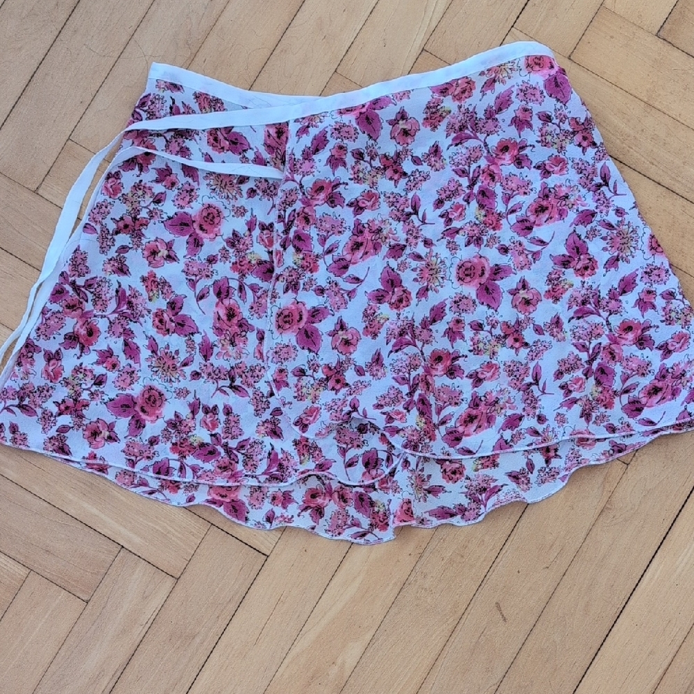 Floral Wrap Skirt with Pink and White Design Size S